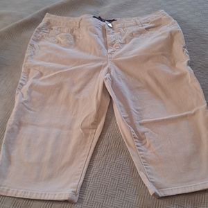 Gloria Vanderbilt White Denim Capris